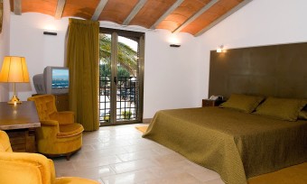 Image of Hotel Checkin San Carlos - Roses service in El Mas Boscá, Cataluña, Spain Image of Hotel Checkin San Carlos - Roses service in El Mas Boscá, Cataluña, Spain