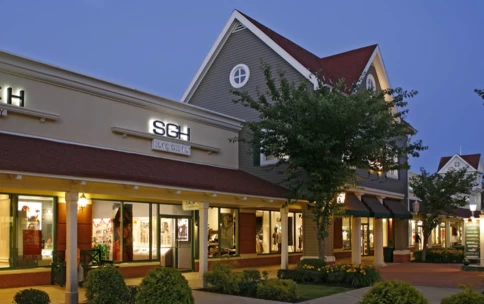 Image of Clinton Premium Outlets service in Clinton, Iowa, United States Image of Clinton Premium Outlets service in Clinton, Iowa, United States