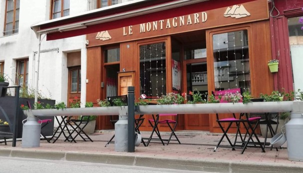 Image of Restaurant Le Montagnard service in Bar-sur-Aube, Grand Est, France