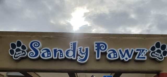 Image of Sandy Pawz Dog House service in San Marcos, California, United States