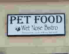 Image of Wet Nose Bistro service in Green Bay, Wisconsin, United States