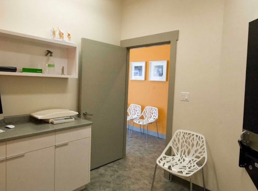 Image of Downtown Veterinary Clinic service in Victoria, British Columbia, Canada Image of Downtown Veterinary Clinic service in Victoria, British Columbia, Canada