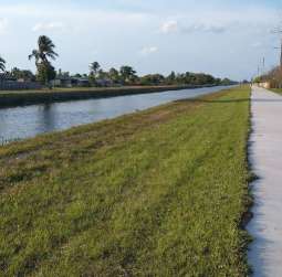Image of Hiatus Greenway park in Plantation, Florida, United States Image of Hiatus Greenway park in plantation, florida, united-states