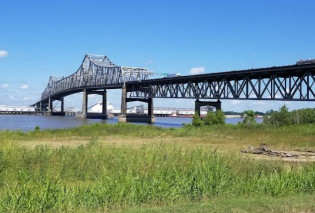Image of South Boulevard Levee Trailhead park in Baton Rouge, Louisiana, United States Image of South Boulevard Levee Trailhead park in baton-rouge, louisiana, united-states
