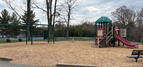 Image of Quince Orchard Knolls Park park in North Potomac, Maryland, United States Image of Quince Orchard Knolls Park park in north-potomac, maryland, united-states