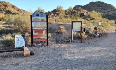 Image of Quartz Ridge Trailhead (#8A) Phoenix Mountain Reserve park in Phoenix, Arizona, United States Image of Quartz Ridge Trailhead (#8A) Phoenix Mountain Reserve park in phoenix, arizona, united-states