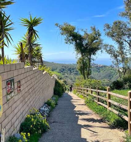 Image of Top of the World Trail Head park in Laguna Beach, California, United States Image of Top of the World Trail Head park in laguna-beach, california, united-states