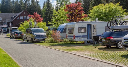 Image of Caravan & Zelt – Campingplatz auf dem Rabenberg park in Breitenbrunn/Erzgebirge, Saxony, Germany Image of Caravan & Zelt – Campingplatz auf dem Rabenberg park in breitenbrunnerzgebirge, saxony, germany