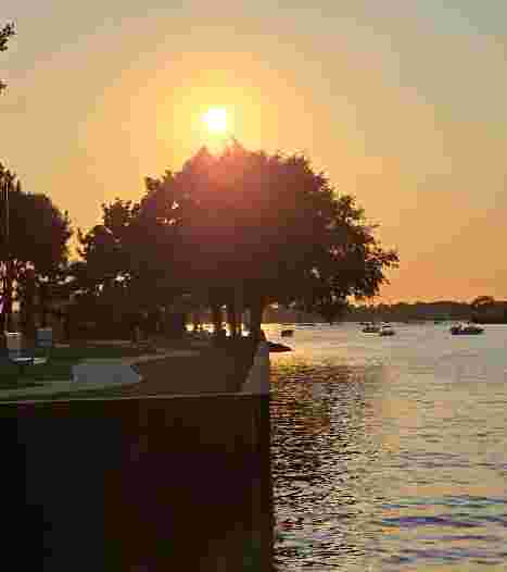 Image of Sunset Park park in Port Washington, Wisconsin, United States Image of Sunset Park park in port-washington, wisconsin, united-states