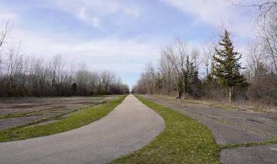 Image of Raceway Woods East Parking Area park in Carpentersville, Illinois, United States Image of Raceway Woods East Parking Area park in carpentersville, illinois, united-states