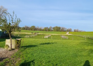 Image of Campingplatz auf dem Erlacher Bauernhof ohne Sanitäre Anlagen park in Unterhaching, Bayern, Germany Image of Campingplatz auf dem Erlacher Bauernhof ohne Sanitäre Anlagen park in unterhaching, bayern, germany