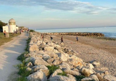 Image of Plage Chef de Baie park in La Rochelle, Charente-Maritime, France Image of Plage Chef de Baie park in la-rochelle, charente-maritime, france