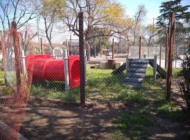Image of Plaza 17 de Agosto, Parque De Perros park in Villa Centenario, Buenos Aires, Argentina Image of Plaza 17 de Agosto, Parque De Perros park in villa-centenario, buenos-aires, argentina